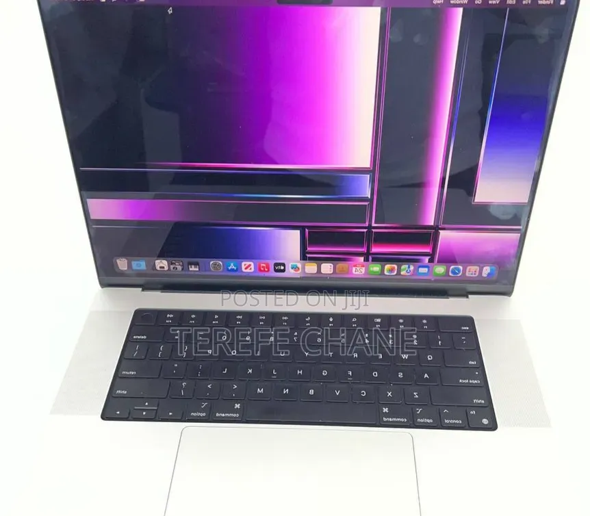 New Laptop Apple MacBook Pro 2020 M1 16GB Apple M1 Pro SSD 512GB