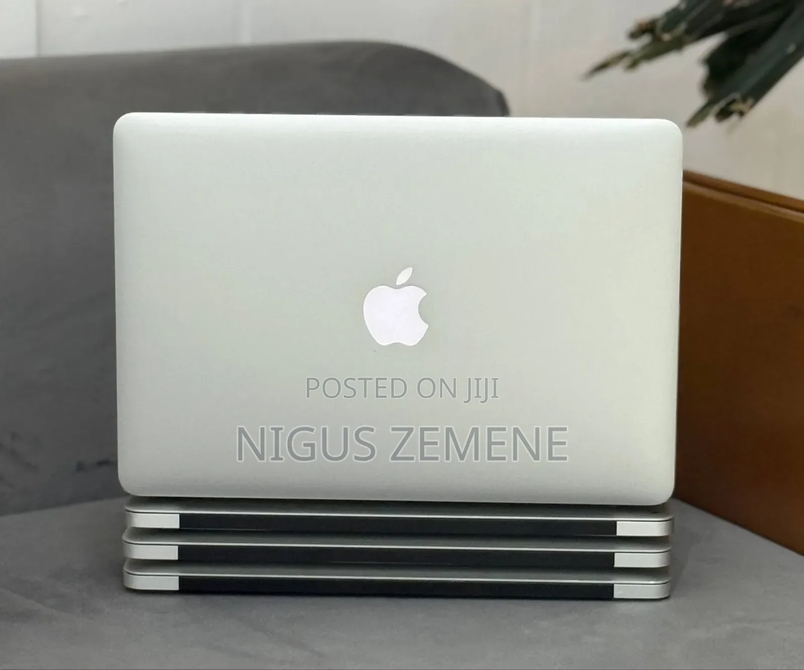 New Laptop Apple MacBook Pro 2017 8GB Intel Core i5 SSD 512GB