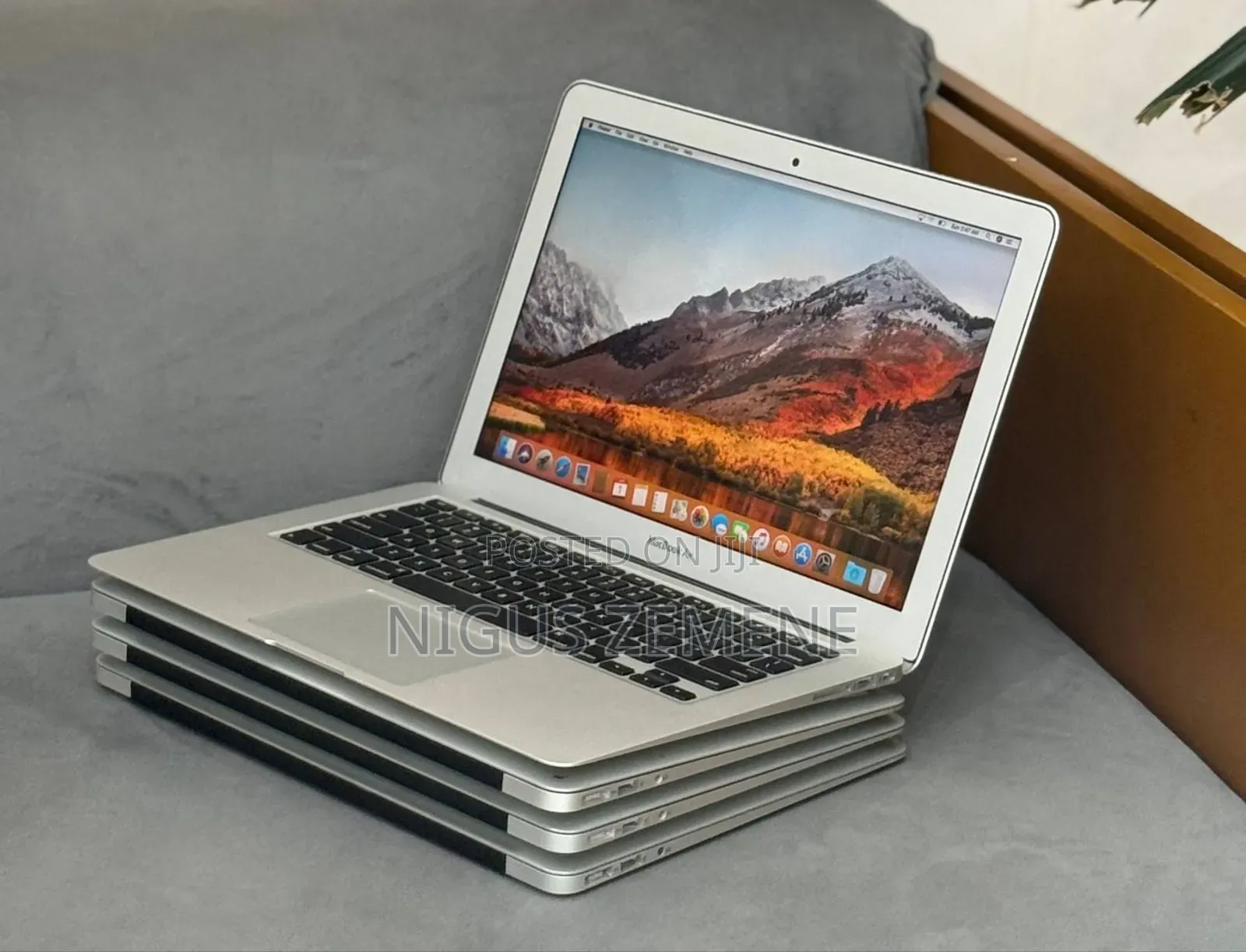 New Laptop Apple MacBook Pro 2017 8GB Intel Core i5 SSD 512GB