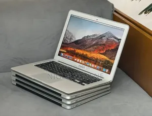 New Laptop Apple MacBook Pro 2017 8GB Intel Core i5 SSD 512GB