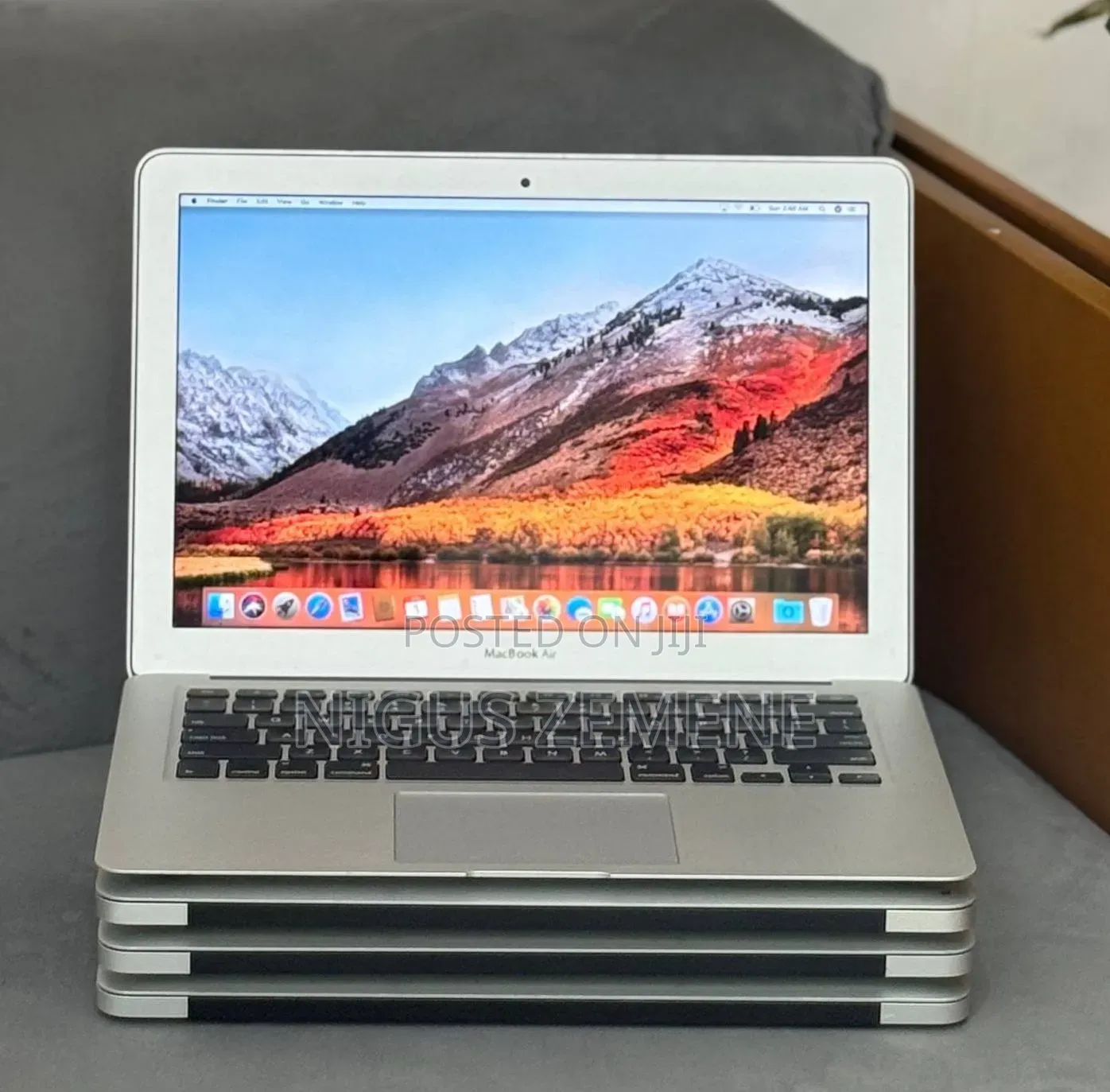 New Laptop Apple MacBook Pro 2017 8GB Intel Core i5 SSD 512GB