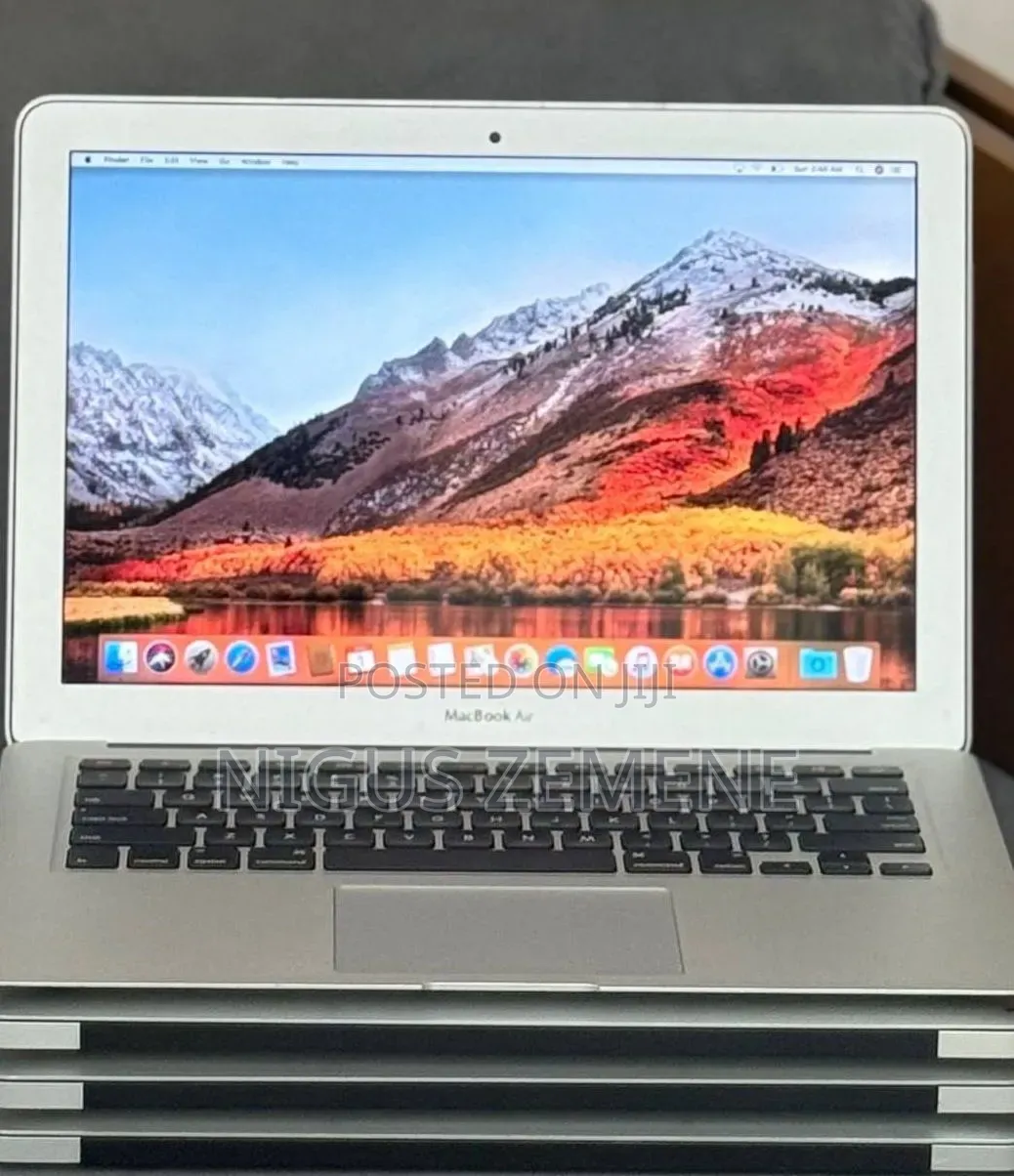 New Laptop Apple MacBook Pro 2017 8GB Intel Core i5 SSD 512GB