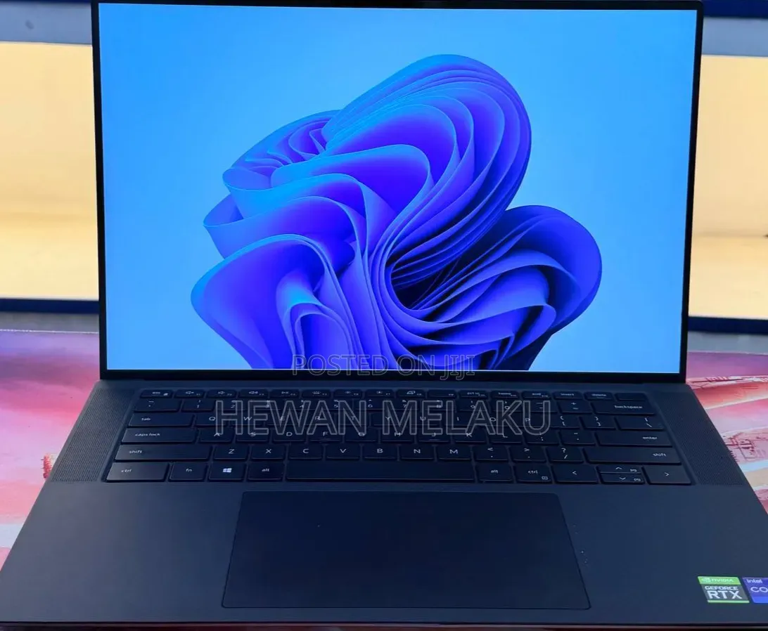 New Laptop Dell Precision 5560 16GB Intel Core i9 SSD 512GB