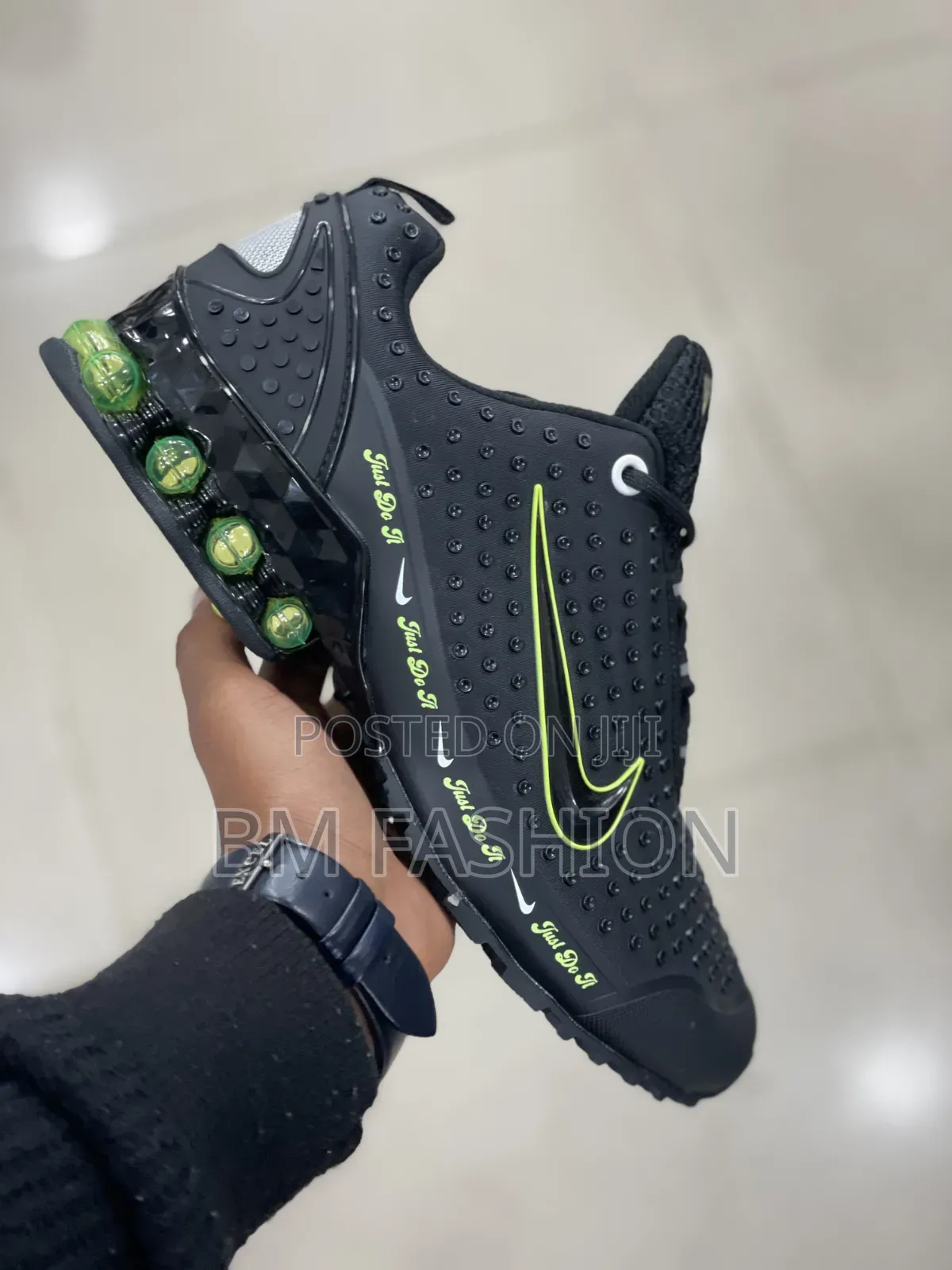 Nike Black Neon Sport Sneakers – Bold Athletic Casual Shoes