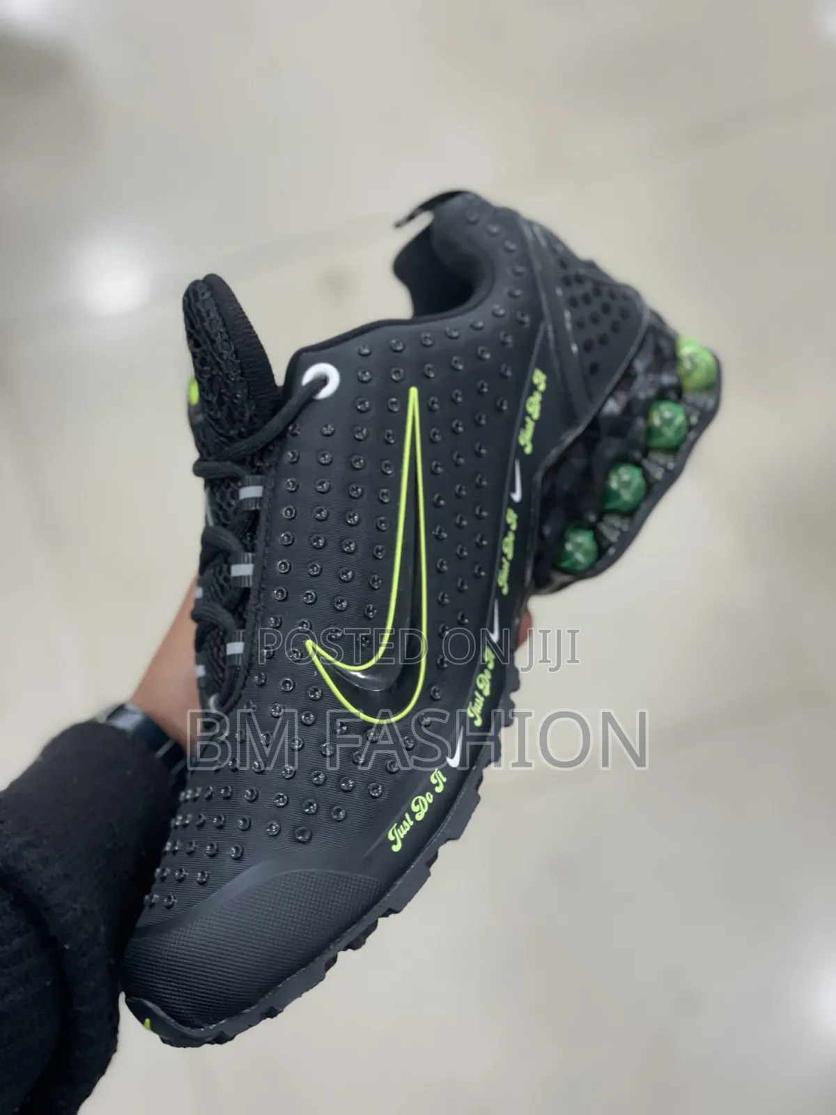 Nike Black Neon Sport Sneakers – Bold Athletic Casual Shoes