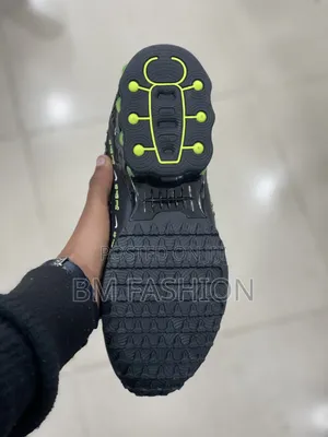 Nike Black Neon Sport Sneakers – Bold Athletic Casual Shoes