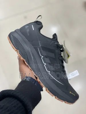 Adidas Black Sport Sneakers – Durable Outdoor Trail Footwear