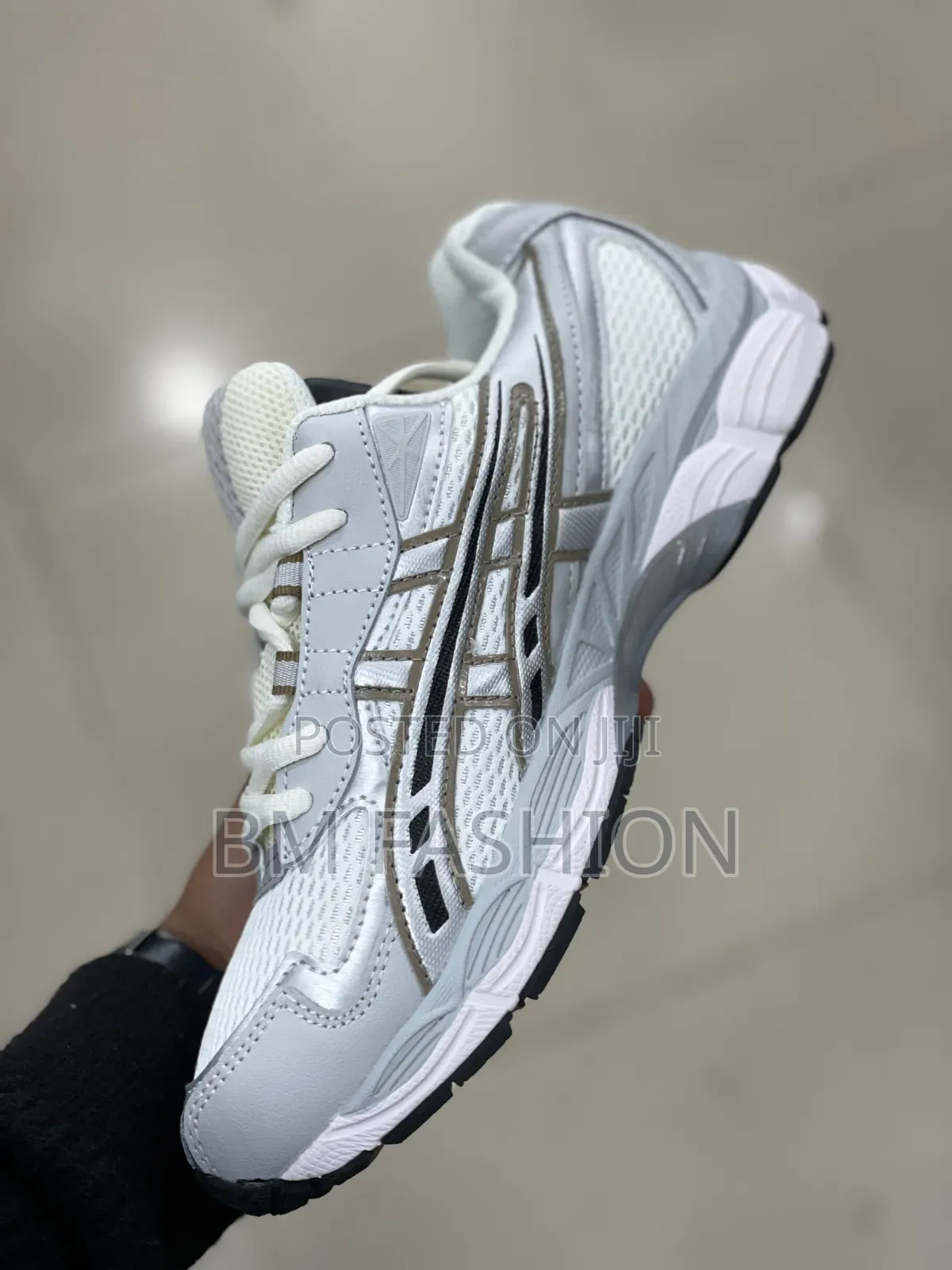Asics White Running Footwear With Silver Accents and Cushioned Base