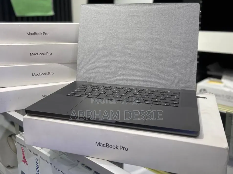 New Laptop Apple MacBook Pro 2024 M4 Max 48GB Apple M4 Max SSD 2T
