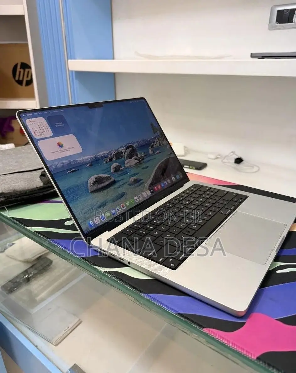 New Laptop Apple MacBook Pro 2020 M1 16GB Apple M1 Pro SSD 512GB