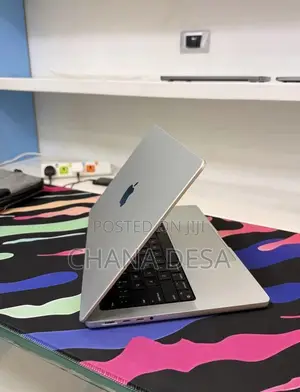 New Laptop Apple MacBook Pro 2020 M1 16GB Apple M1 Pro SSD 512GB