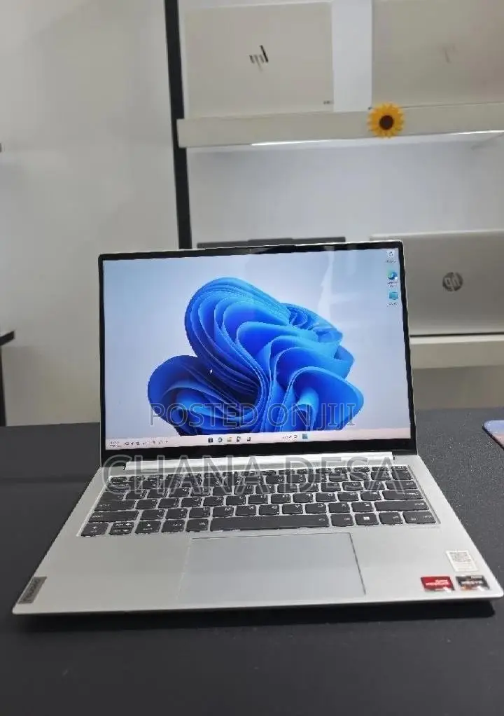 New Laptop Lenovo 16GB AMD Ryzen 7 SSD 512GB