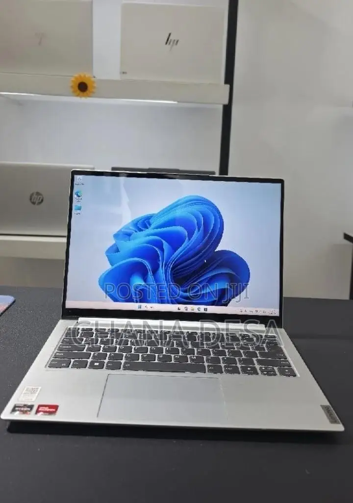 New Laptop Lenovo 16GB AMD Ryzen 7 SSD 512GB