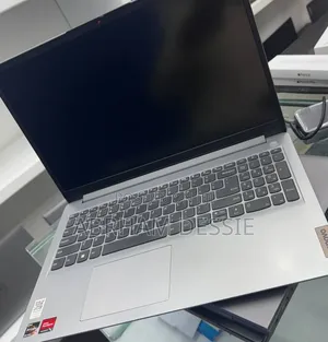 New Laptop Lenovo 8GB SSD 512GB
