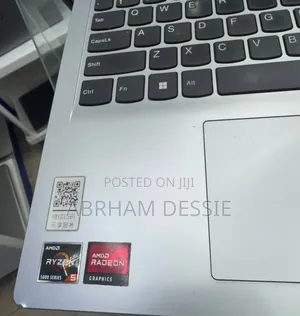 New Laptop Lenovo 8GB SSD 512GB