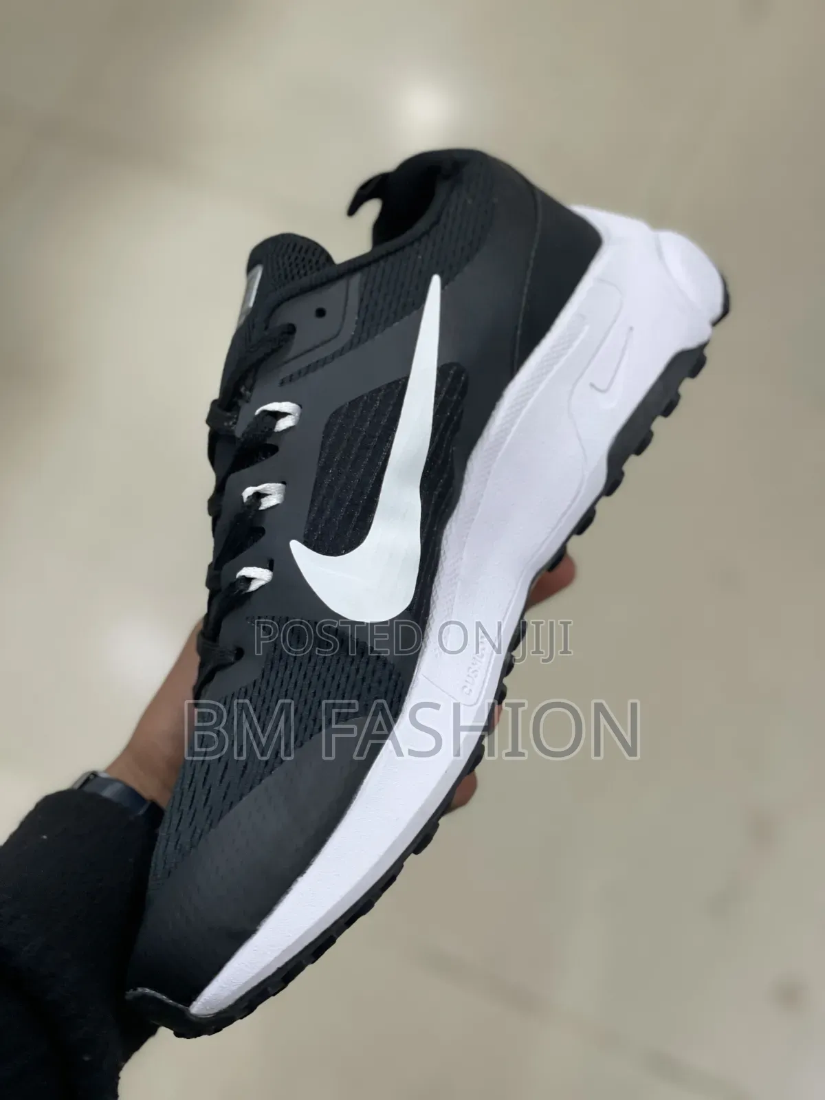 Nije Modern Sport Trainers With Lightweight Construction