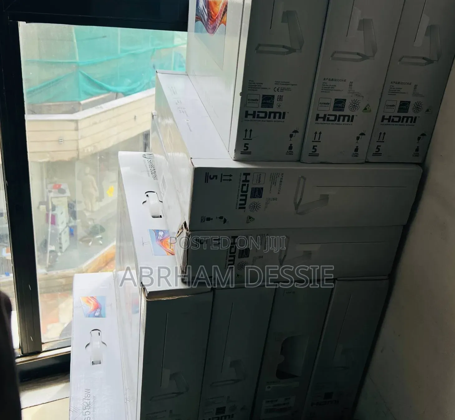 HP Monitors
27