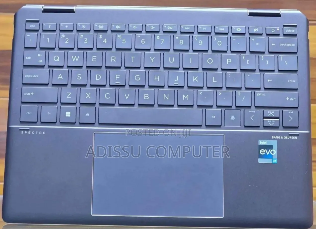New Laptop HP Spectra 13 16GB Intel Core i7 SSD 1T