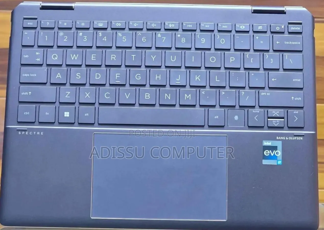 New Laptop HP Spectra 13 16GB Intel Core i7 SSD 1T
