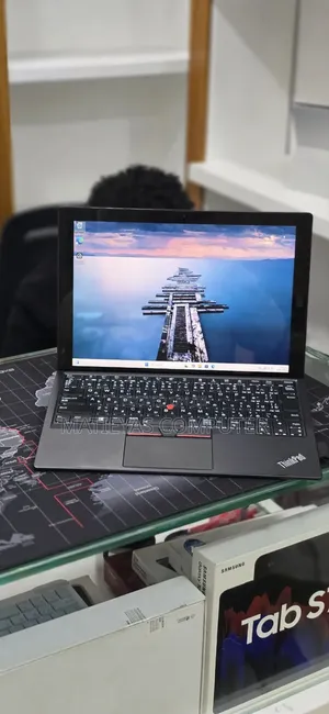 New Laptop Lenovo 8GB Intel Core i5 SSD 256GB
