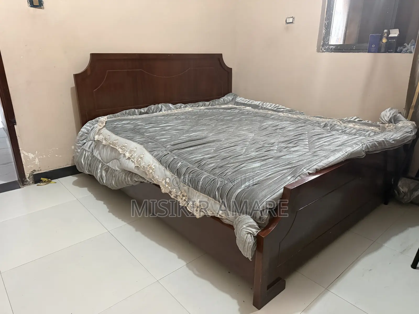 Solid Wood Elegant Bed