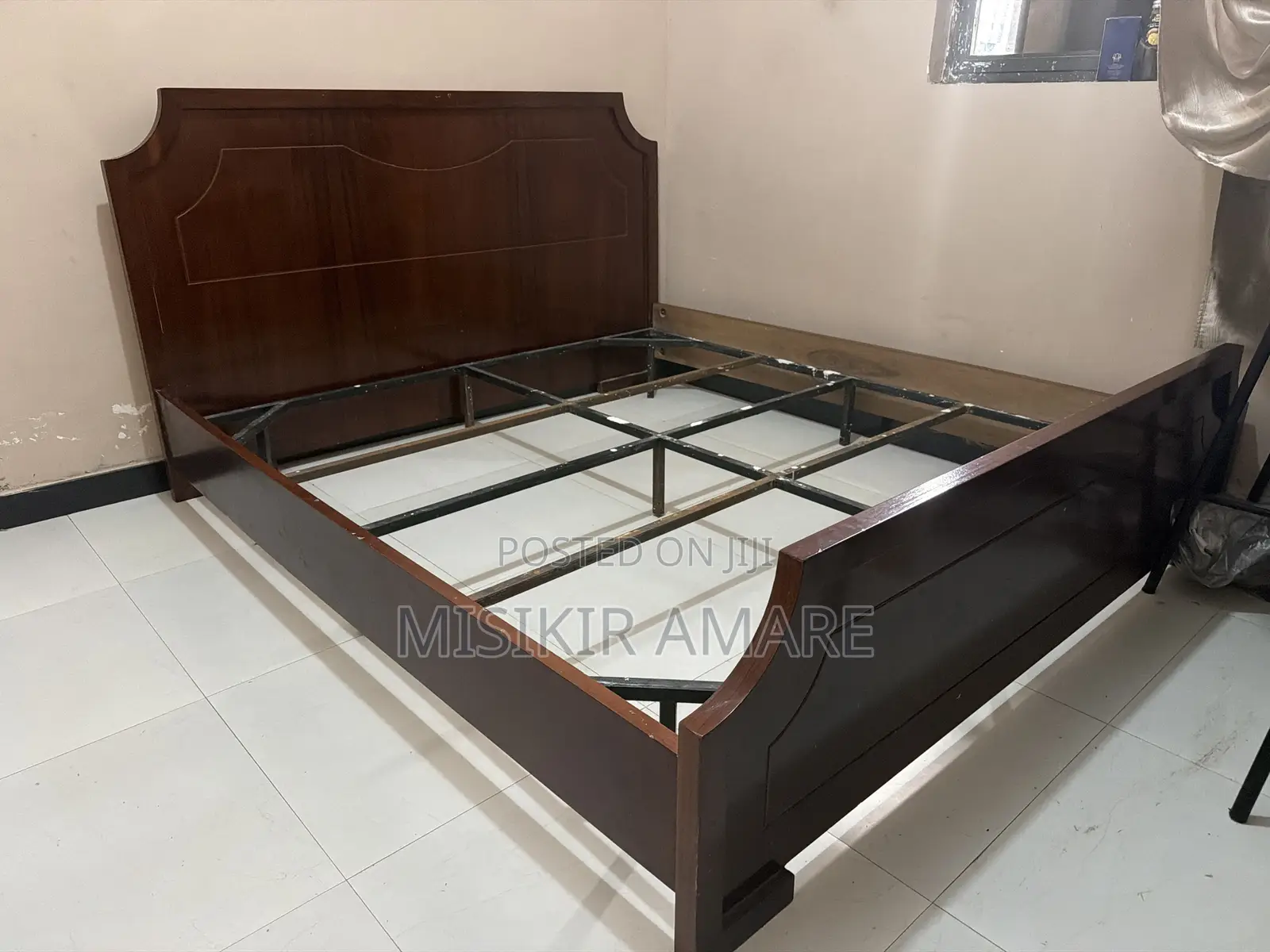 Solid Wood Elegant Bed