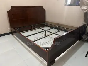 Solid Wood Elegant Bed