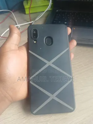 Samsung Galaxy A20 32 GB Black
