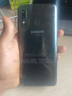 Samsung Galaxy A20 32 GB Black