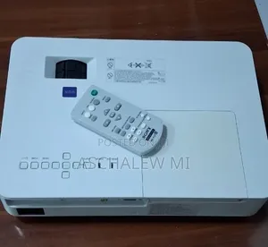 Sony Projector Model Name VPL-Dx220 Hardware