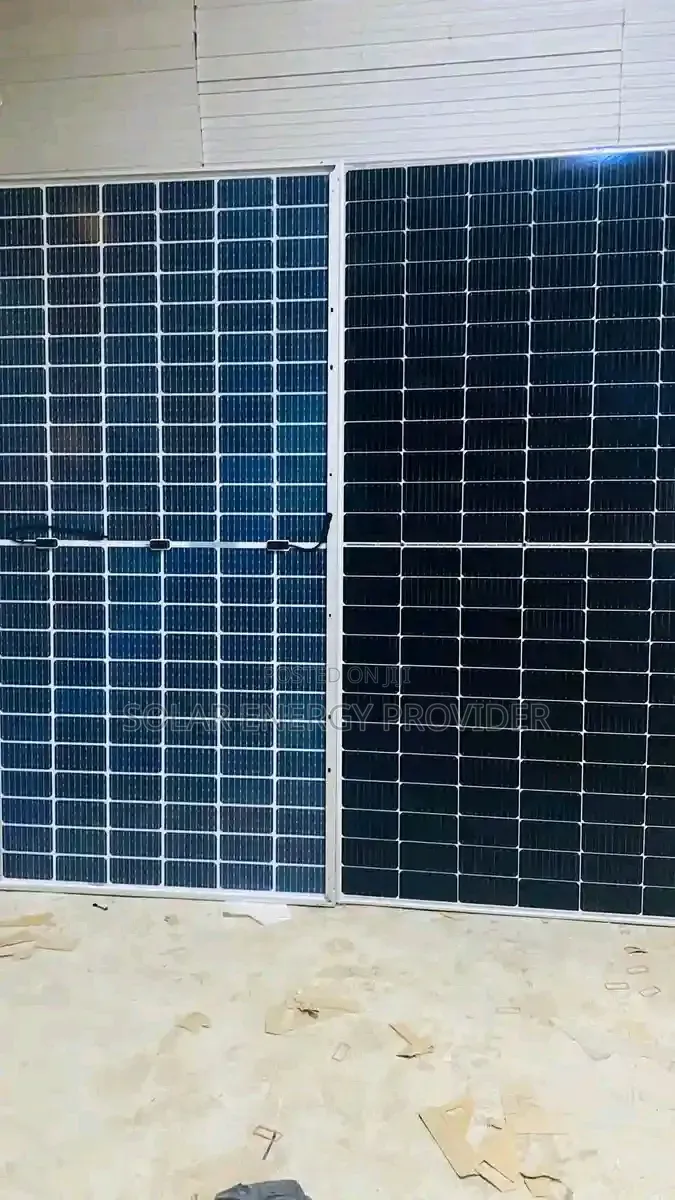3.3kw Solar Panel Hybrid Invertor and Lithium Ion Batteries