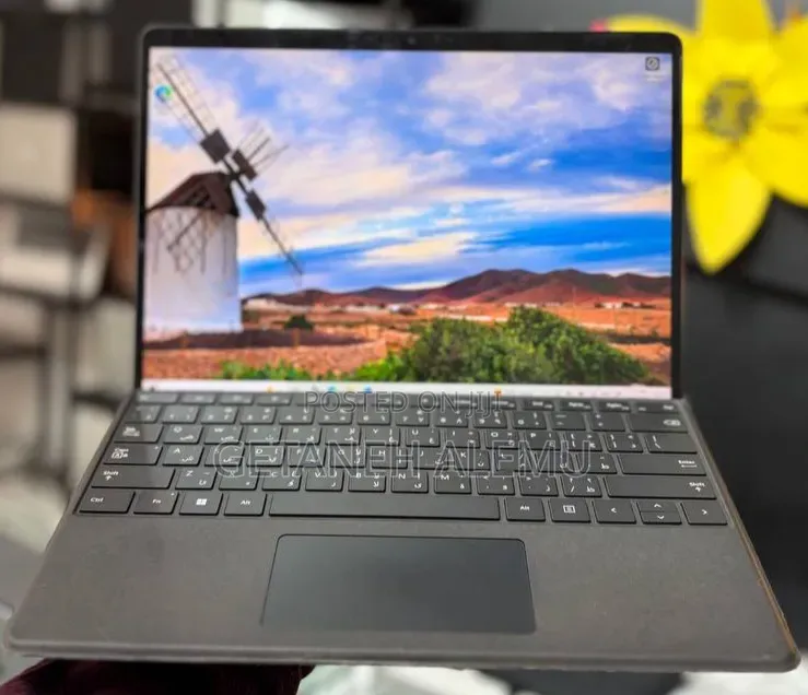 New Laptop Microsoft Surface 8GB Intel Core i5 SSD 256GB