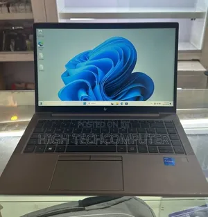 New Laptop HP ZBook Firefly G8 16GB Intel Core i5 SSD 512GB
