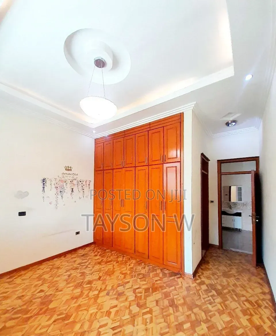 3bdrm Villa in Addis Ababa Semit, Bole for sale