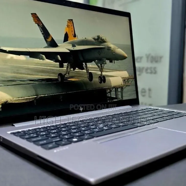New Laptop HP ZBook Firefly G8 16GB Intel Core i5 SSD 512GB