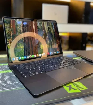 New Laptop Apple MacBook Air 2022 M2 8GB Apple M2 SSD 512GB