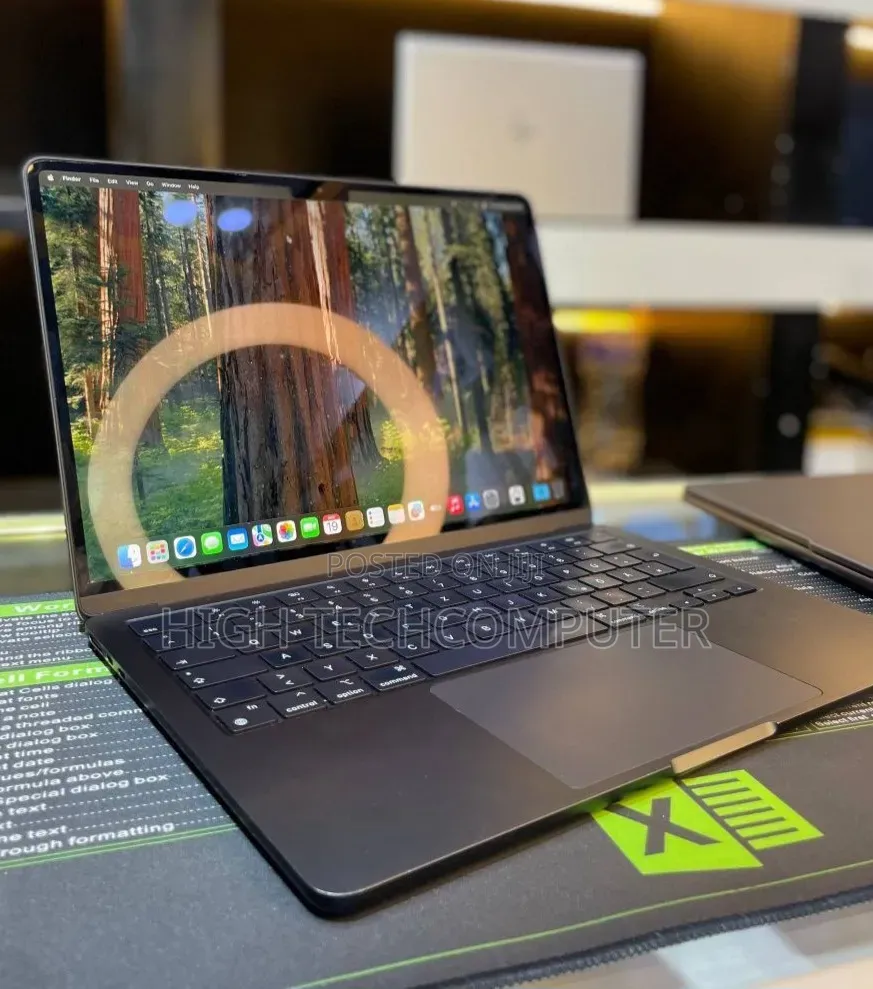 New Laptop Apple MacBook Air 2022 M2 8GB Apple M2 SSD 512GB