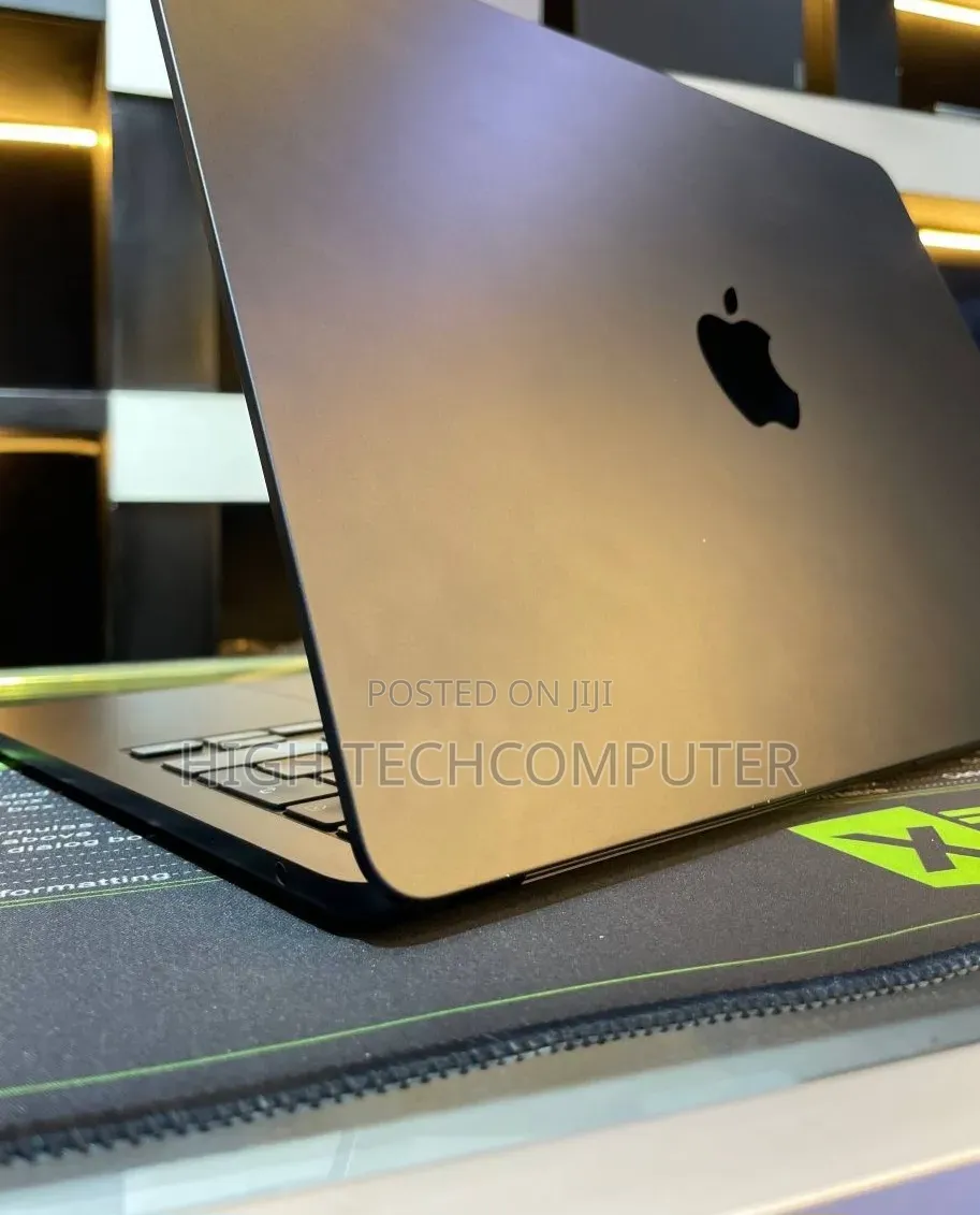 New Laptop Apple MacBook Air 2022 M2 8GB Apple M2 SSD 512GB