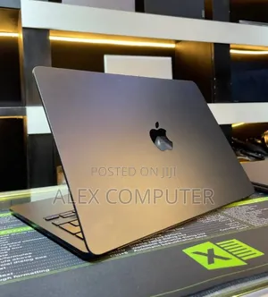 New Laptop Apple MacBook Air 2022 M2 8GB Apple M2 SSD 512GB