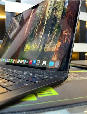 New Laptop Apple MacBook Air 2022 M2 8GB Apple M2 SSD 512GB