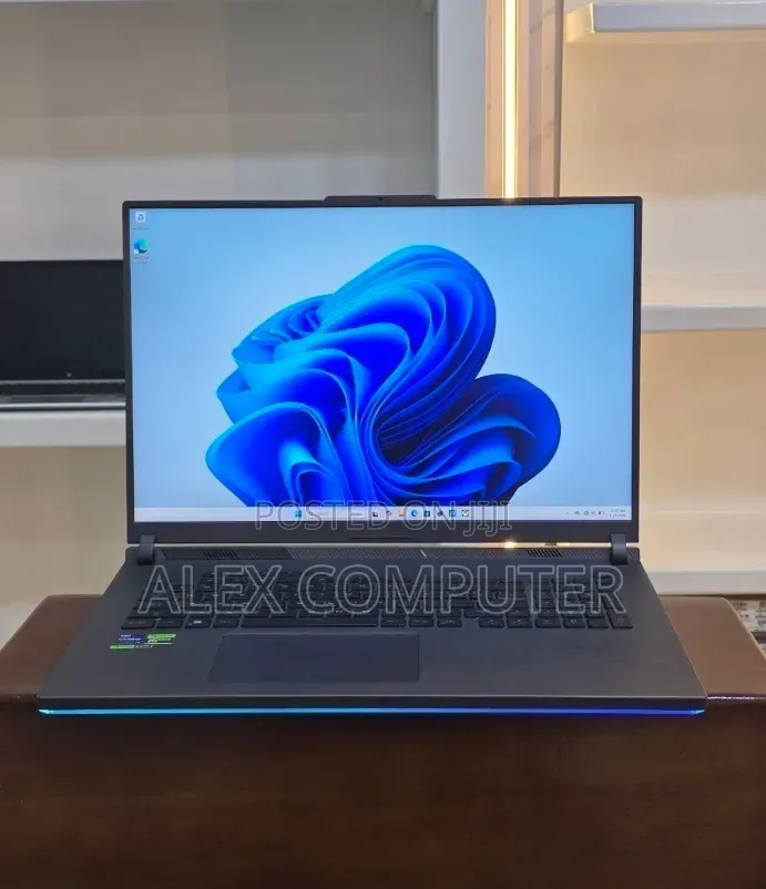 New Laptop Asus ROG Strix G18 32GB Intel Core i9 SSD 1T
