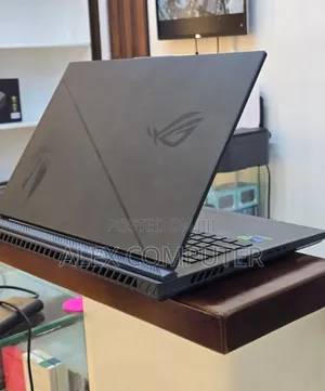 New Laptop Asus ROG Strix G18 32GB Intel Core i9 SSD 1T