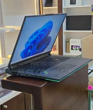 New Laptop Asus ROG Strix G18 32GB Intel Core i9 SSD 1T