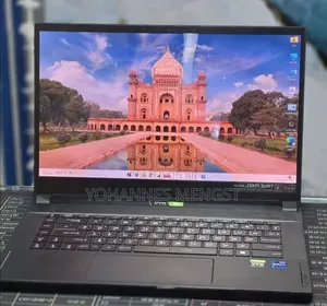 New Laptop MSI Creator 17 B11UG-415 32GB Intel Core i7 SSD 1T