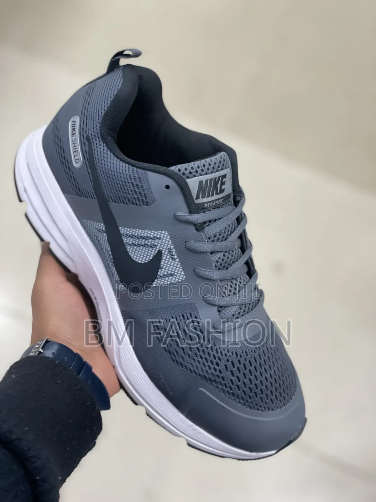 Graphite Shield Nike Lightweight Trainers With Modern Urban Comfort