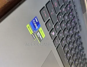 New Laptop Asus ROG Strix G18 32GB Intel Core i9 SSD 1T