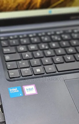 New Laptop Asus 16GB Intel Core 5 SSD 512GB