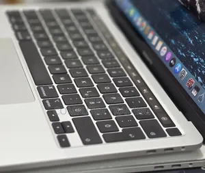New Laptop Apple MacBook Pro 32GB Intel Core i7 SSD 512GB