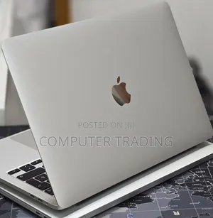 New Laptop Apple MacBook Pro 32GB Intel Core i7 SSD 512GB