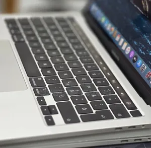 New Laptop Apple MacBook Pro 32GB Intel Core i7 SSD 512GB